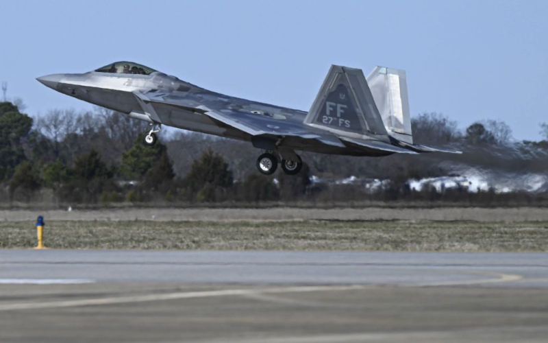 Polonia recibió modernos cazas F-22 Raptor de los Estados Unidos