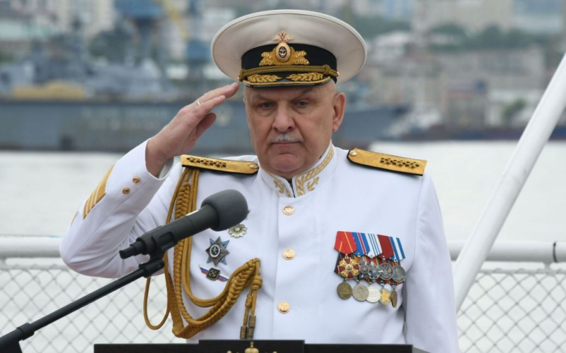En Rusia, el comandante de la Flota del Pacífico fue despedido después de un control repentino