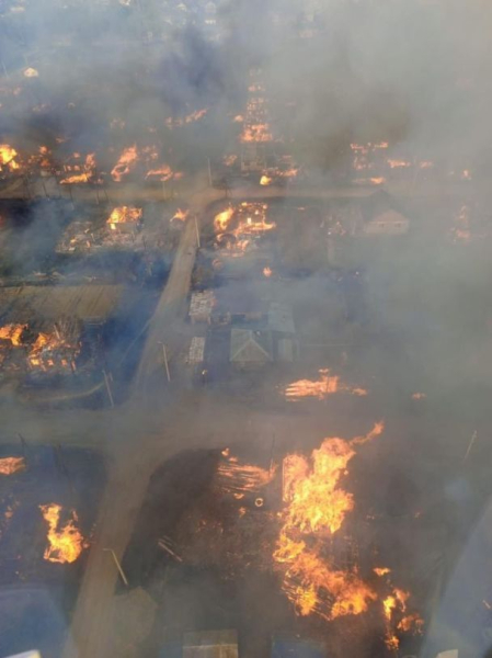 Un pueblo incendiado en Rusia , hay difunto: foto, video