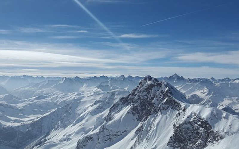 Una avalancha mató a nueve esquiadores en Suiza 