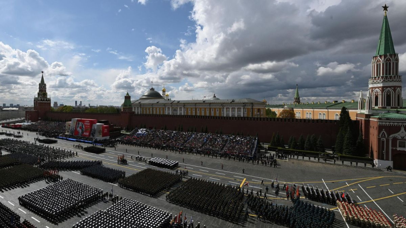 Quizás incluso armas químicas: qué tipo de provocación puede preparar Rusia para el desfile en Moscú