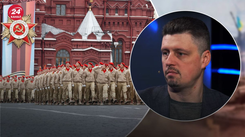 Los rusos tendrán preguntas, el politólogo sugirió que mostrará el Kremlin en el desfile del 9 de mayo