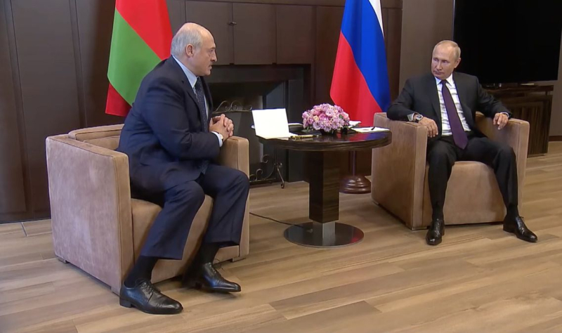 Lukashenko terminó en el Titanic: por qué vuelve a volar a Putin