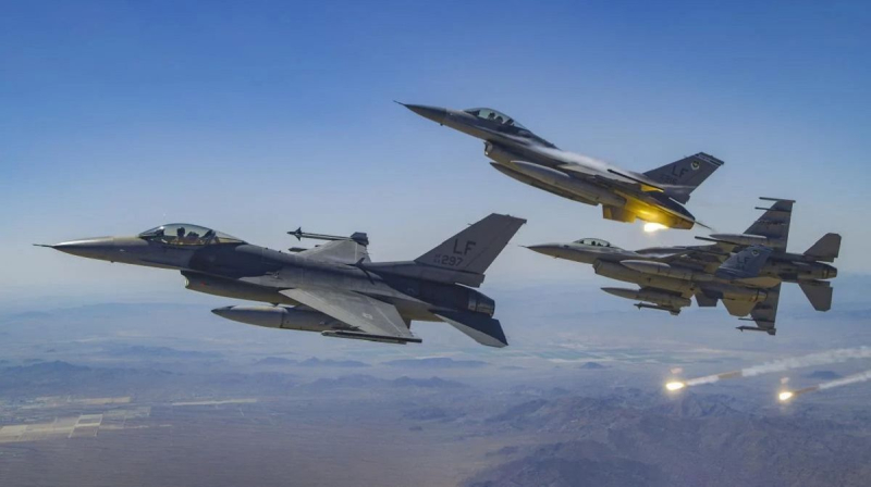 Para cambios de aire significativos: el experto militar sugirió cuántos F-16 podría obtener Ucrania