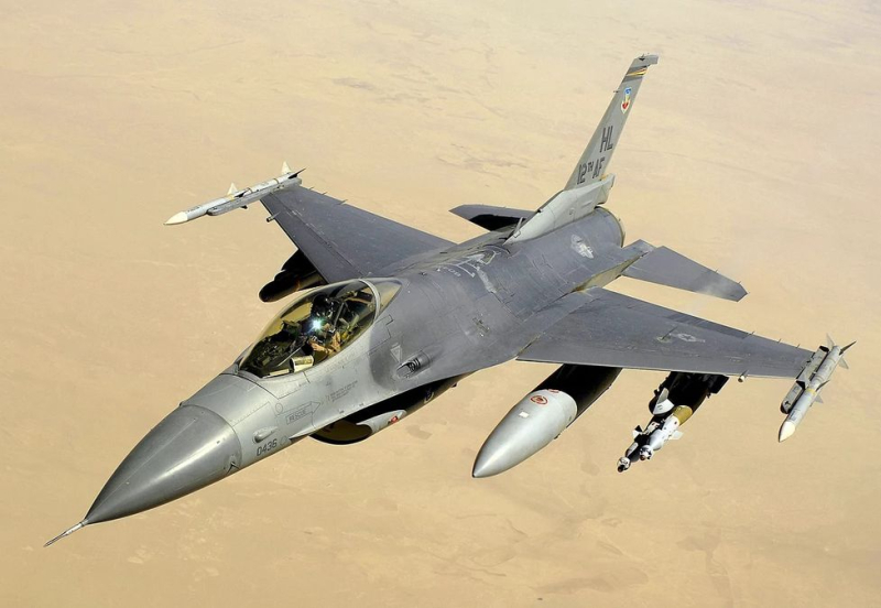 El principal premio deseado, el experto militar explicó los beneficios del F-16 para Ucrania 