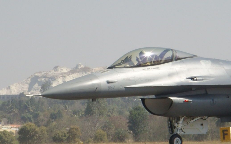 La Casa Blanca permitirá el suministro de aviones de combate F-16 a Ucrania - CNN