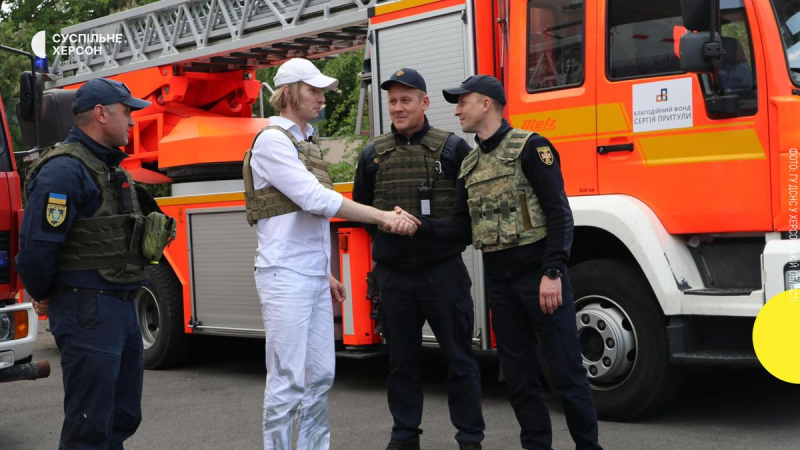 A pie de Kiev a Kherson: cómo Mark Kutsevalov y la Fundación Prytula compraron bomberos para el Estado Servicio de Emergencia 