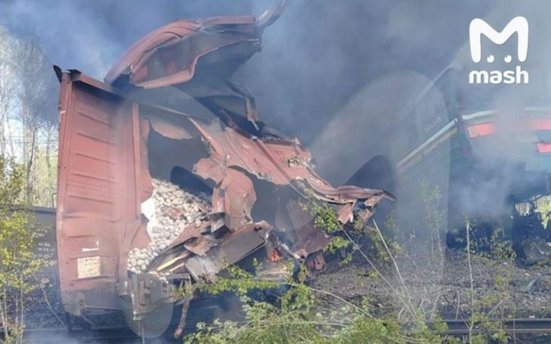 Bavovna de nuevo en la región de Bryansk: personas desconocidas volaron las vías del tren, se produjo un incendio