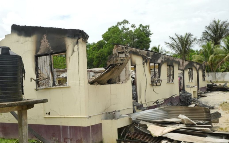 En Guyana, una niña mató a 19 personas a causa de un teléfono móvil