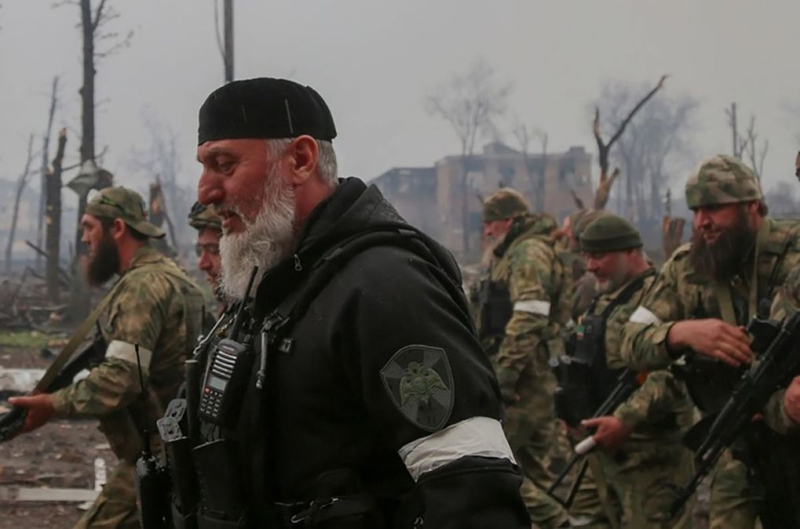 Violan a los movilizados y se sientan en la retaguardia: ¿qué están haciendo los batallones de habla-habla de Kadyrov en Belgorod