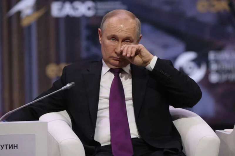 Es una pena: Putin jugó contra sí mismo durante su discurso en el Foro Económico