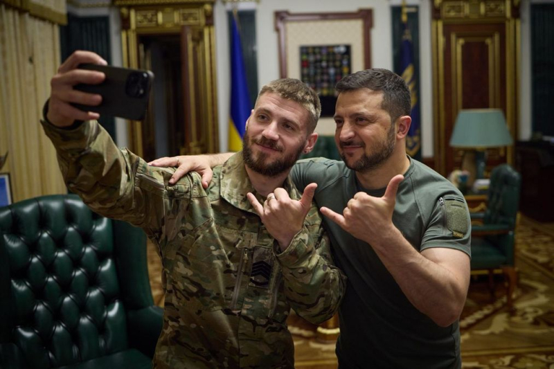 Zelensky se reunió con el Sargento Jefe de la 47.a Brigada Motorizada Magura, Valery Markus