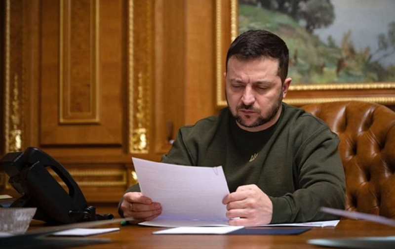 Zelensky propone a la Rada cambiar oficialmente las fechas de Navidad y 2 días festivos más