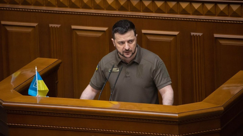 Zelensky habla en la Rada con motivo del Día de la Constitución