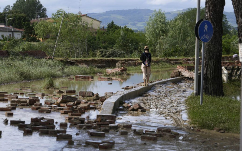 Las inundaciones golpean la segunda ciudad más grande de Grecia – inundaron cientos de hogares