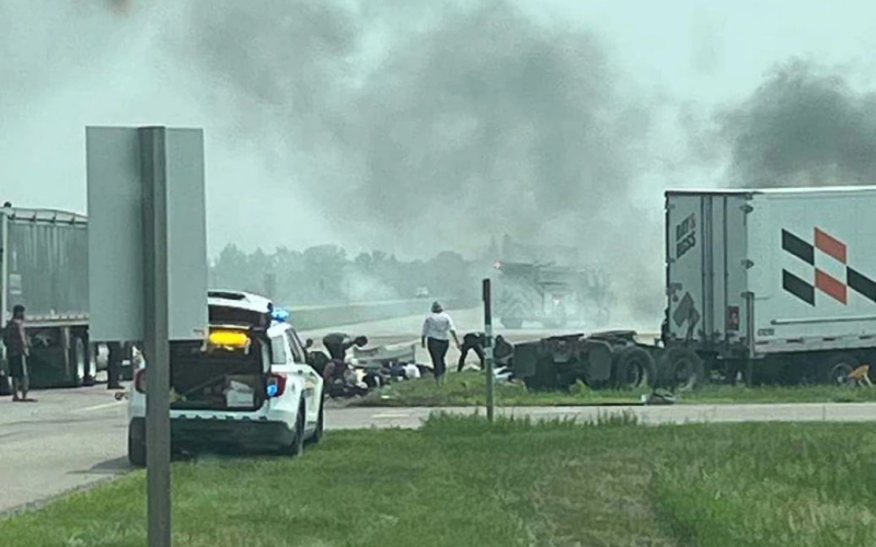 Autobús y camión chocaron en Canadá matando a 15: detalles