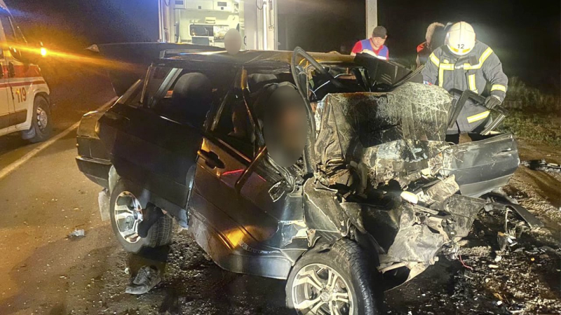 En Voznesensk en Mykolaiv región colisionaron dos autos, fallecieron tres personas