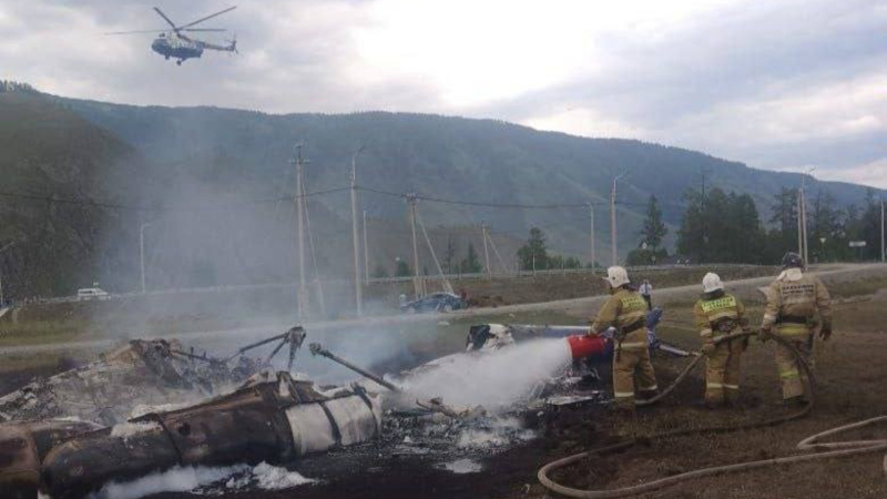 Helicóptero Mi-8 atrapado en cables eléctricos en Altai y se estrelló, hay víctimas
