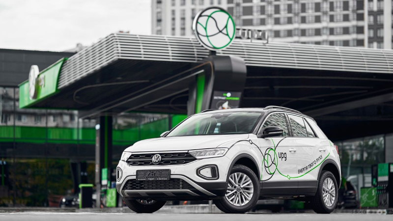 Un sueño sobre ruedas: el ganador de la promoción de gasolineras UPG se convirtió en propietario de la Volkswagen T-Roc crossover