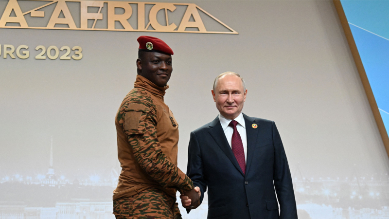 Juntas amigas de Putin y soborno de granos: cómo el Kremlin quiere sacar a Ucrania de África y aumentar su influencia 