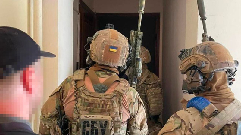 Ayudó al ejército ruso con combustible y equipo: el SBU informó sospechas al MP del OP ЗЖ