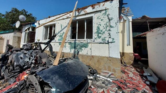 Rusia atacó Zmievka, región de Kherson, con bombas guiadas: un hombre resultó herido
