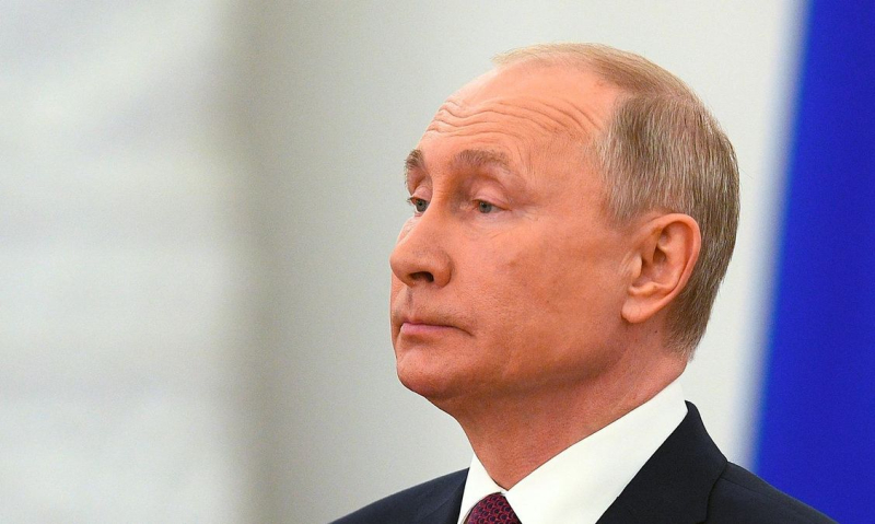 Probablemente las piernas ya no se muevan: Putin llegó tarde a su discurso en Moscú tanto como 3 horas 