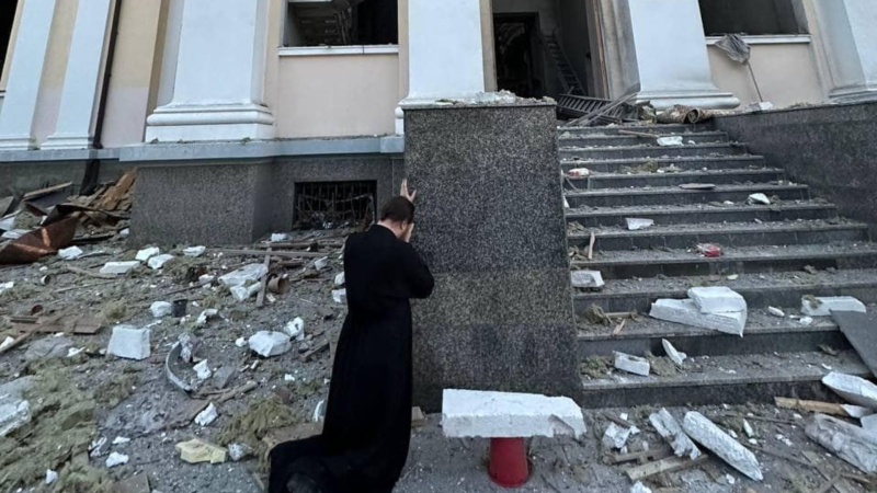 Misil perforó la Catedral Spaso-Preobrazhensky en Odessa hasta menos el primer piso. Cimientos dañados
