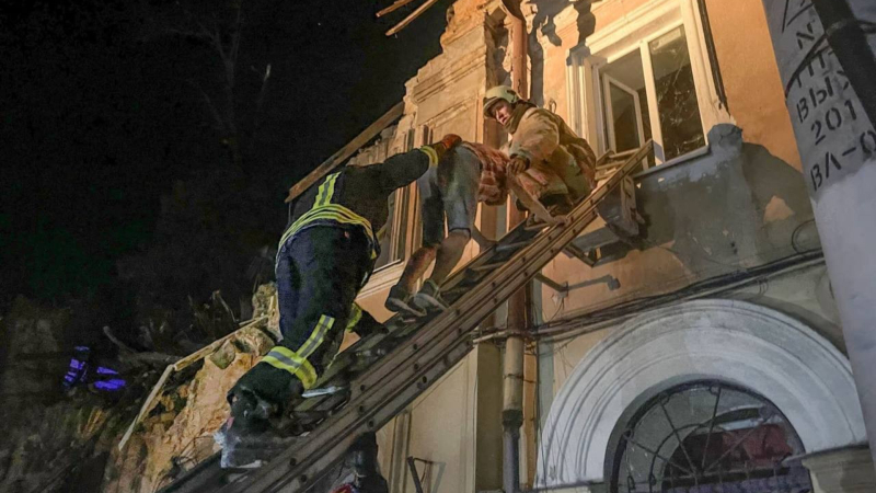 Ataque nocturno en Odessa: fotos de casas y monumentos arquitectónicos destruidos