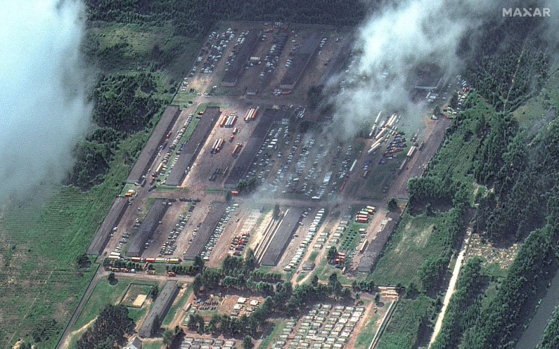 Lo que está sucediendo en el territorio del enorme campamento Wagner PMC en Bielorrusia (nuevas imágenes de satélite)