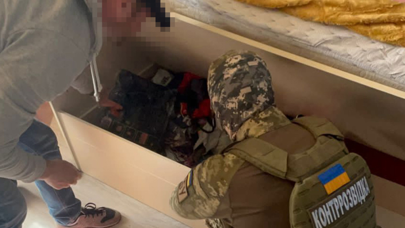 Escondí armas debajo de la cama de mi hija: un agente del FSB que estaba preparando ataques terroristas fue detenido en Zaporozhye
