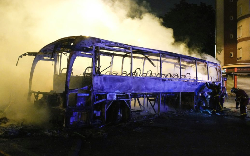 Grandes disturbios en Francia: Manifestantes recibieron armas