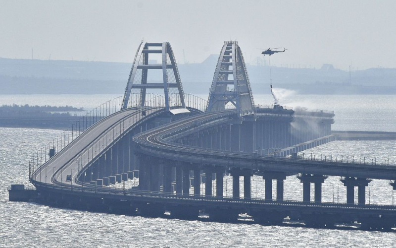 En Crimea se escucharon explosiones en el puente: lo que está sucediendo allí