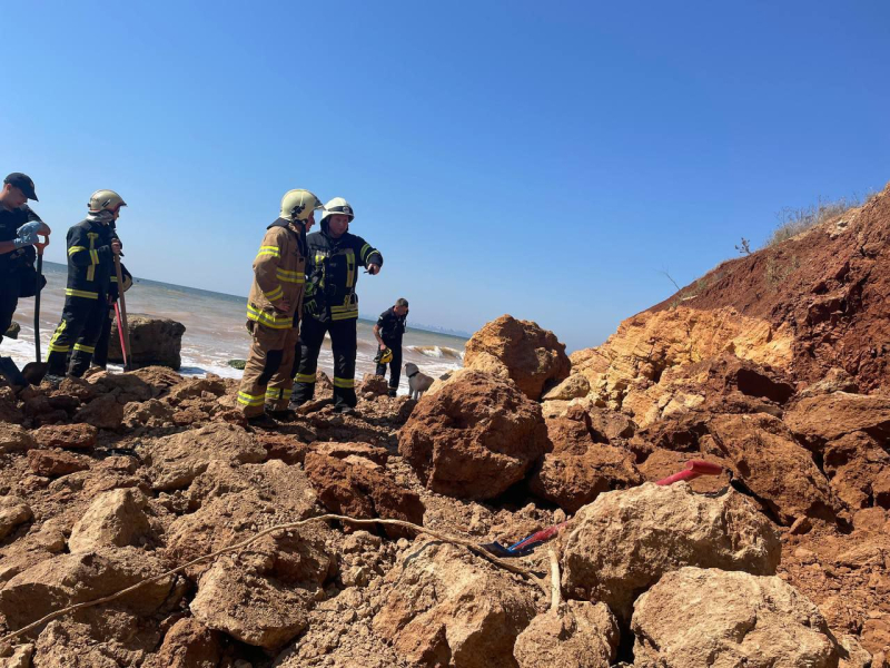 Se produjo un deslizamiento de tierra en uno de las playas de la región de Odessa: murió un niño