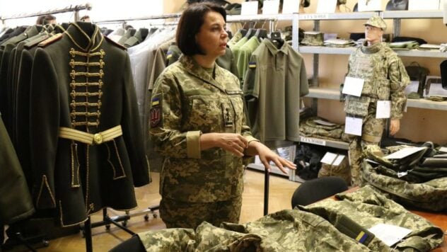 Disponible en 8 tallas y adecuado para mujeres embarazadas: patrón de uniforme militar femenino aprobado