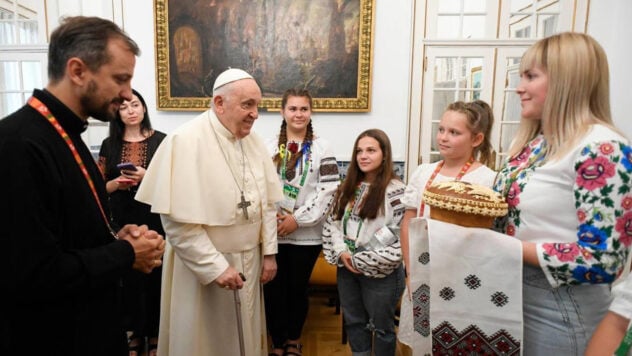 El Papa se disculpó con la juventud ucraniana por no haber podido influir en la guerra