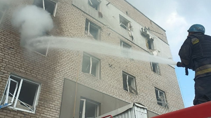 Los rusos golpearon a Orekhov con un bomba de aire guiada: un policía murió, 12 personas resultaron heridas