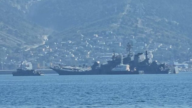 Un poco cansado: gran barco de desembarco ruso impactado en Novorossiysk