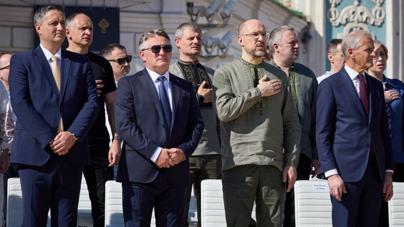 Presidentes, primer ministro y premios póstumos: cómo fue el Día de la Independencia en Kiev 
