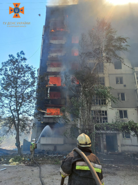 Los ocupantes bombardearon Orekhov, región de Zaporizhia: un rascacielos residencial el edificio está bajo ataque nuevamente