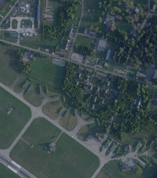 Imágenes satelitales del aeródromo de Kursk después del ataque se publicaron en línea