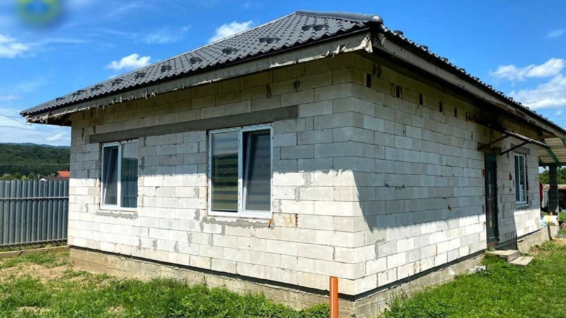 Utilicé un soldado para construir mi casa: un comisario militar quedó expuesto en Transcarpacia
