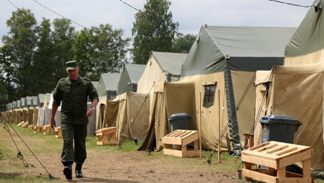 Wagneritas construyen fortificaciones en un campo de entrenamiento en Bielorrusia — imagen satelital