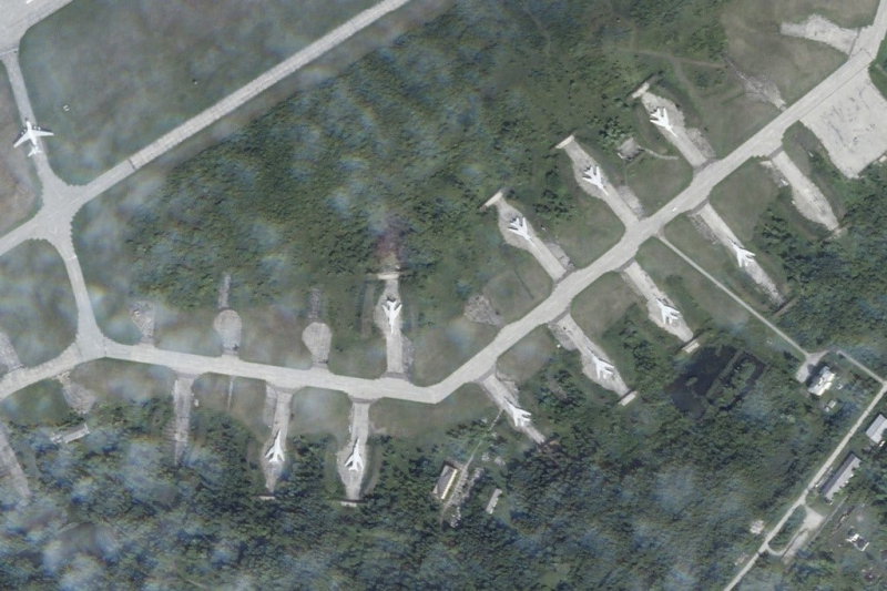 En el lugar del Tu-22M3 - hay una mancha negra: fotos satelitales del aire ruso La base en Soltsy apareció después del ataque