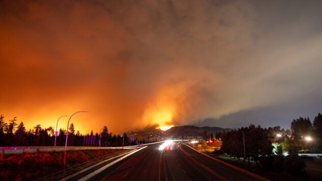 El cielo se vuelve rojo a medida que los incendios forestales masivos arrasan Canadá