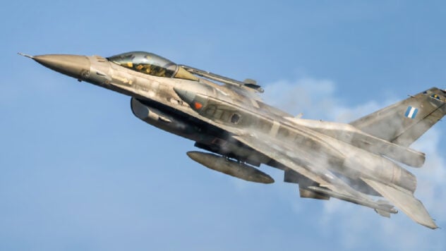 Podolyak nombró tres ventajas del F-16 para Ucrania