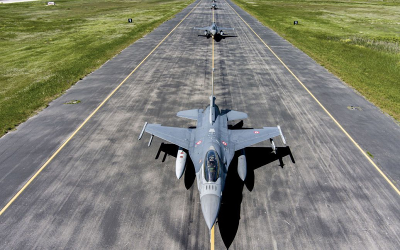 Dinamarca entregará aviones de combate F-16 a Ucrania: Rusia amenaza con nuevas víctimas