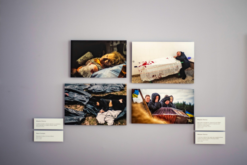 Muestra los crímenes de guerra de la Federación Rusa: se inauguró la Fundación Pinchuk la exposición 