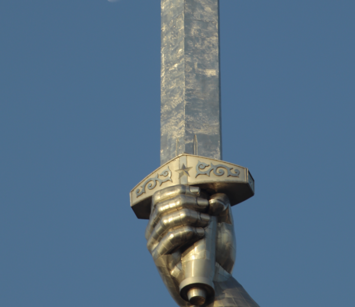 Supondremos que la espada es un trofeo : otro símbolo soviético encontrado en Motherland