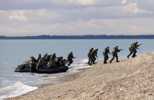  Marines entrenados por 